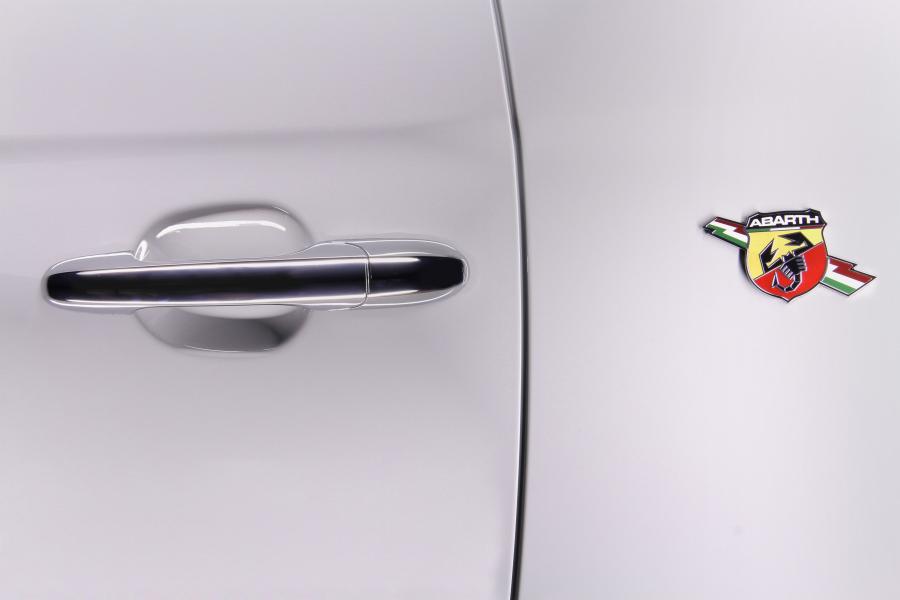 Детали экстерьера Abarth 500 esseesse 2012 года  (ZA) (фото 4 из 16)